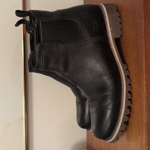 Chaco Black Chelsea-Style Lug Sole Boots, 9.5